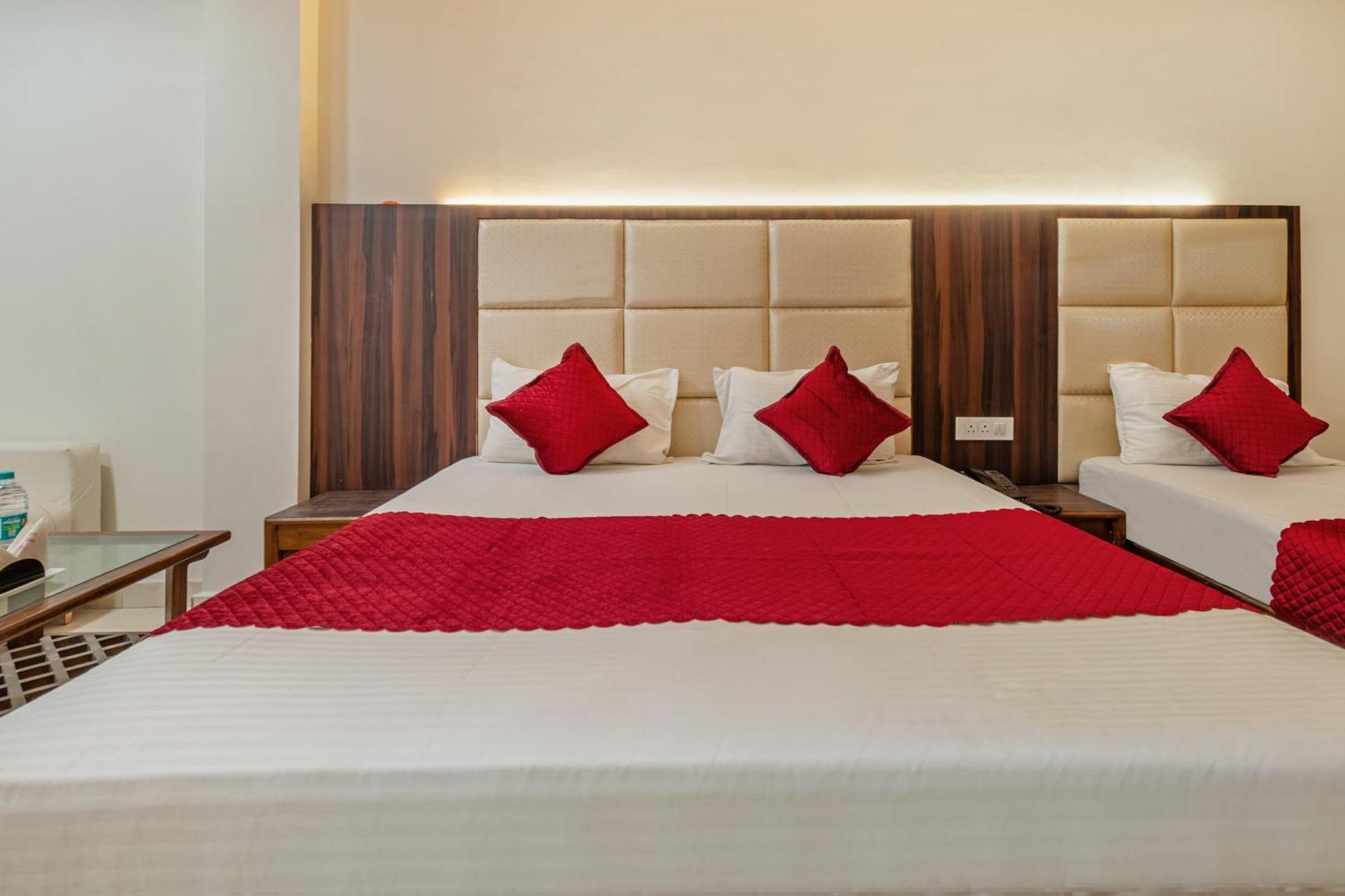 Hotel South Indian Delhi  Exteriör bild