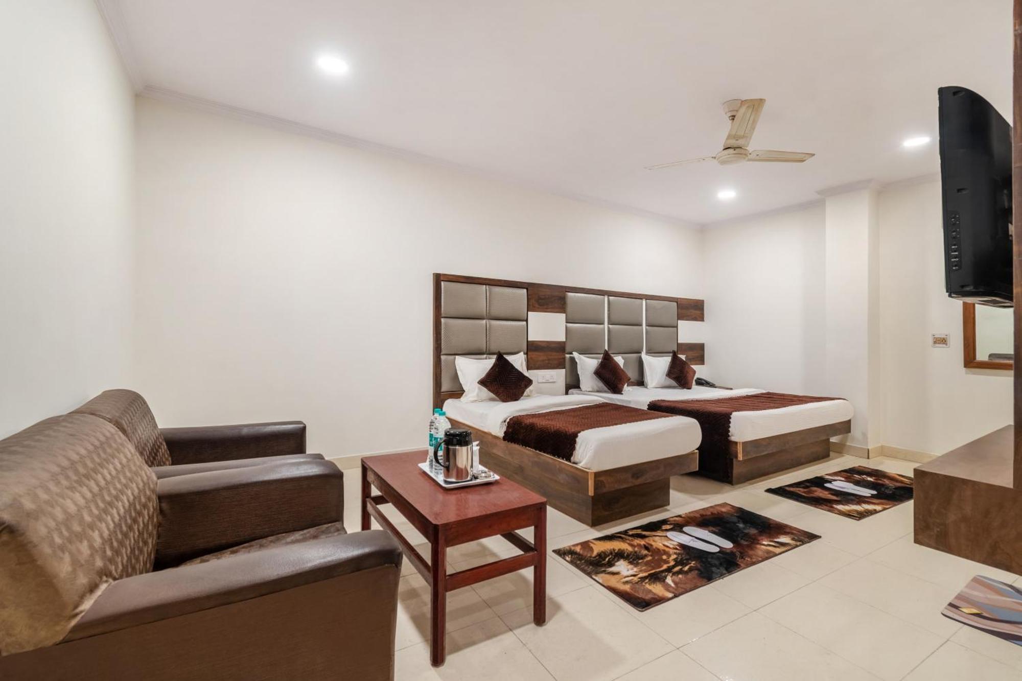 Hotel South Indian Delhi  Exteriör bild